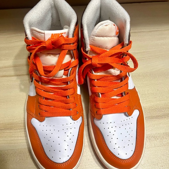 Nike Air Jordan 1 Retro Women's Sneakers in Orange and White - Picture 4 of 8